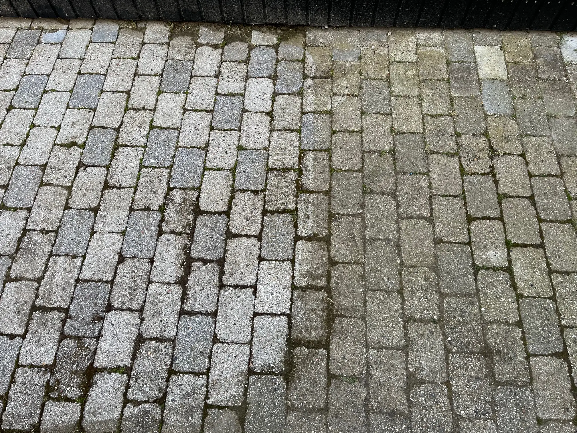 Havegang i betonsten efter rens, Hillerød